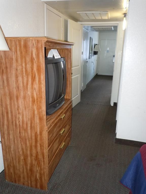 Travelodge By Wyndham Grand Rapids North Walker Exterior foto